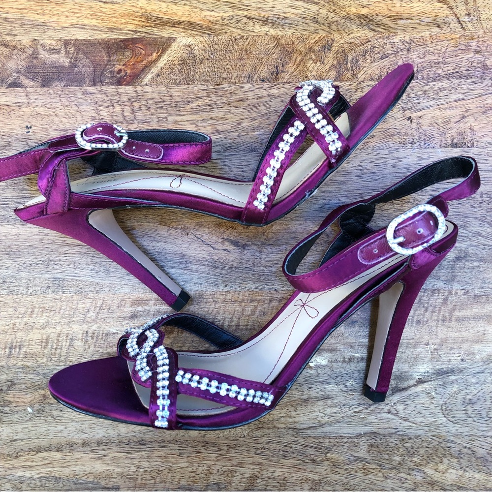 NEW La Soir Pour La Victoire Rhinestone & Satin Fuchsia Heels Size 8